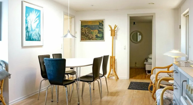 Chic Apartment in Bornholm With Terrace, Book Lejlighed Lejligheder i Allinge, Lejlighed