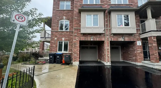 Glorious Home, Varaa Matkakoti Brampton 