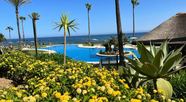 Апартаменты MI CAPRICHO 171 BEACHFRONT APARTMENT In The COSTA DEL SOL