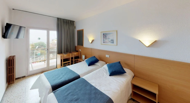 Двухместный номер Economy с балконом Hotel Samba