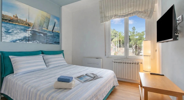 Kenyon Charm - Total Sea View
