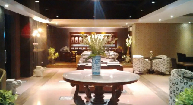 Jusenny Hotel, Buchen Sie Hotel Kebayoran Baru Jakarta, in der Nähe von The Energy Building
