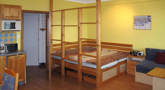Apartmány D u sjezdovky - Horní Mísečky, Забронировать Отель Горни-Мисечки Краловеградецкий край, рядом с Горнолыжный курорт Горни Мишкы-Медведин