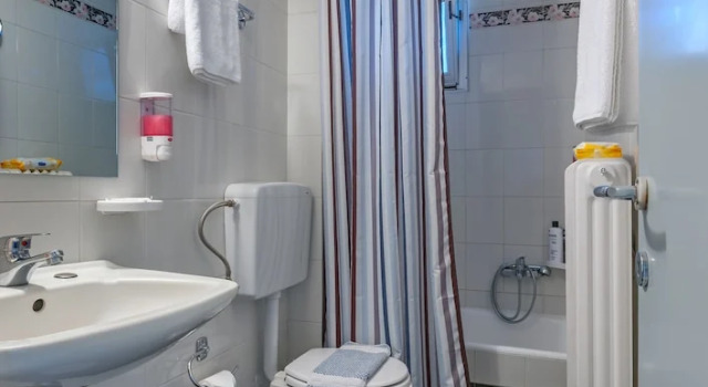 Одноместный номер Standard с балконом Park Hotel