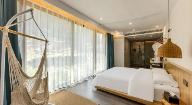Четырёхместный семейный люкс Avatar Mountain Resort—Mountain View | Swimming Pool | Free Station Pick-up | Western Cuisine