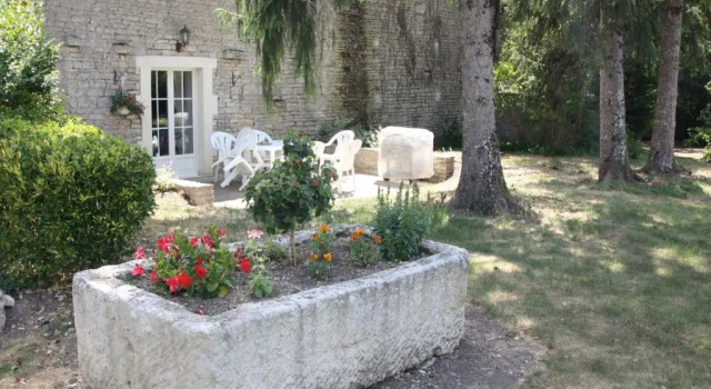 Коттедж с 3 комнатами Chateau De Mesnac
