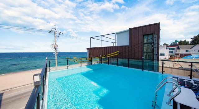 Gangneung The First Pension, Prenota Hotel Gangneung 