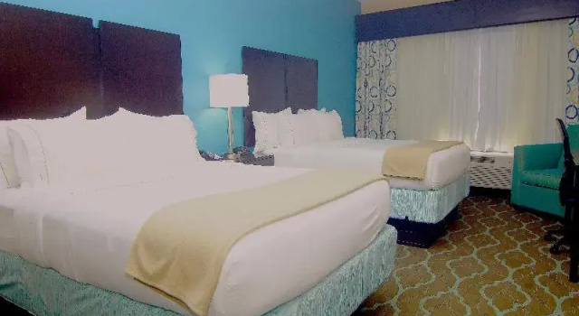 Четырёхместный номер Standard Holiday Inn Express Hotels & Suites Cuero by IHG