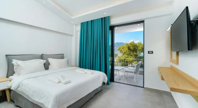 Aloe Elegant Suites, Book Hotel Chrisi Akti 