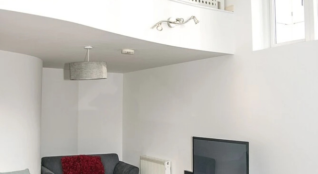 Base Serviced Apartments - The Docks