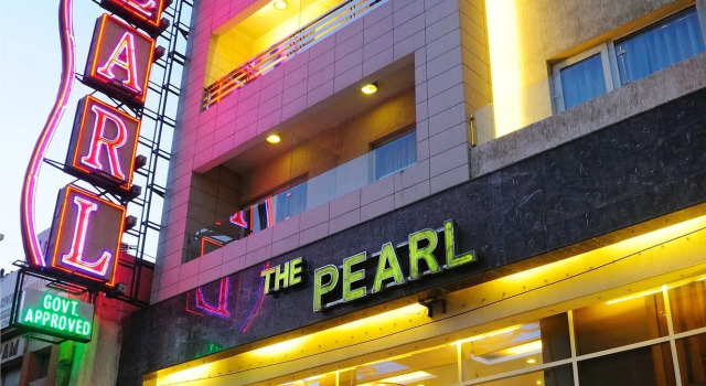 Hotel The Pearl - Newly Renovated in City Centre