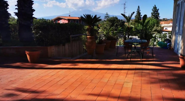 Вилла Holiday flower villa panoramica sul golfo di Catania