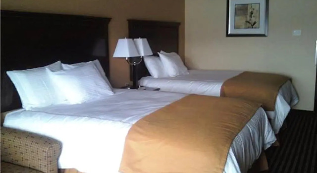 Howards On The River, Buchen Sie Hotel Pateros USA