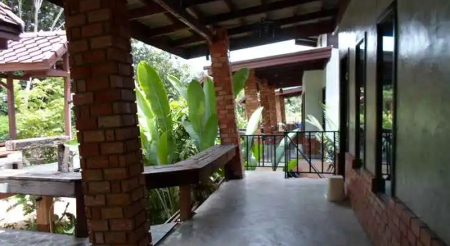 Baan Kiang Klong Resort