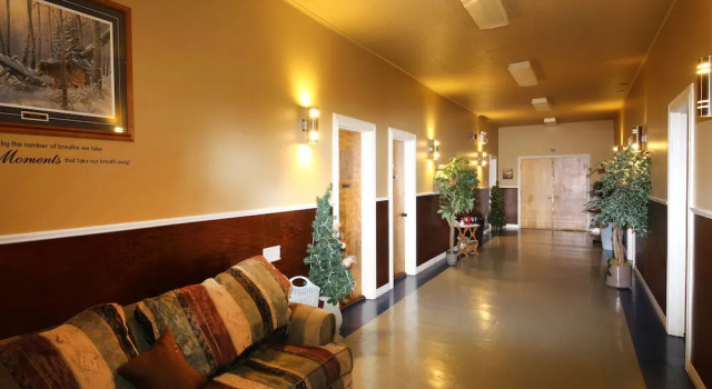 Genevieve Bay Inn, Book Hotel Pond Cove 