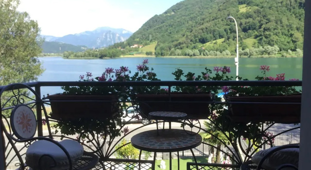 Villa Marilena con accesso diretto al lago, Prenota Villa Ranzanico Lombardia