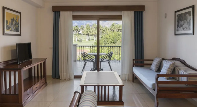 Люкс с видом на поле для гольфа Marylanza Suites & Spa