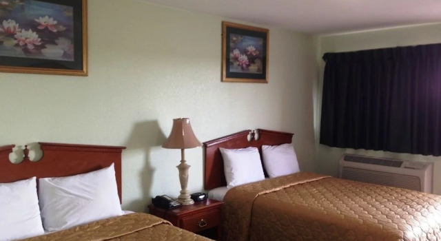 Texas Inn Waxahachie, Забронировать Мини-отель Ваксахачи Dallas - Fort Worth Metropolitan Area