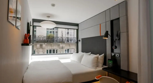 Двухместный номер Standard citizenM Paris Opera