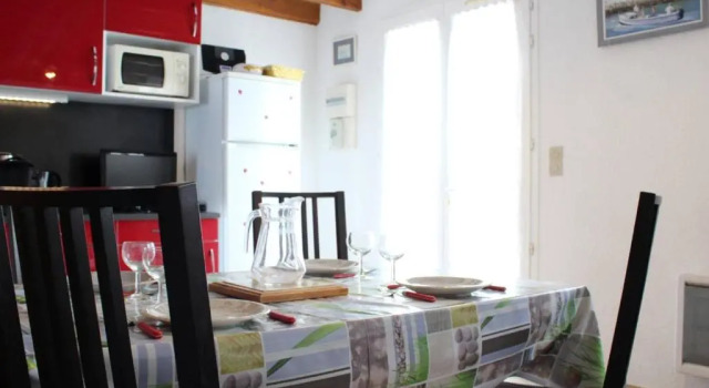 Maison Saint-Pierre-d'Oléron, 3 pièces, 6 personnes - FR-1-246A-62, Rezerwuj Hotel Hotele w Charente-Maritime z parkingiem, Parking