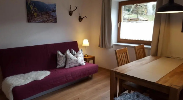FEWO "Unterm Wald", Prenota Hotel Hotel a Tirolo con parcheggio, Parcheggio