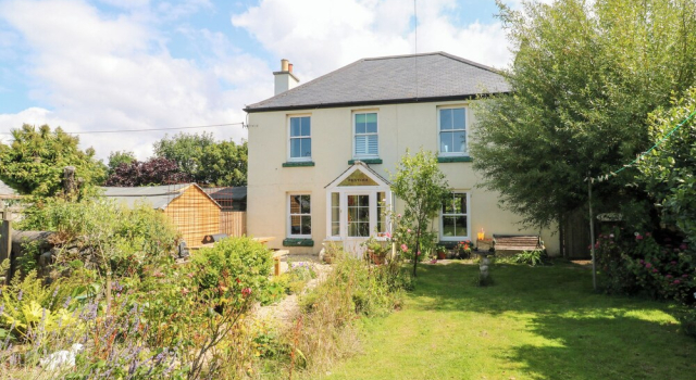 Pentira, Book Feriehus Grade Merseyside