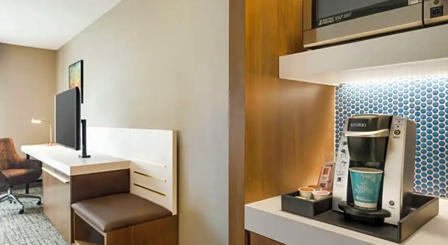 Люкс Deluxe c 1 комнатой Hilton Garden Inn Dubuque Downtown
