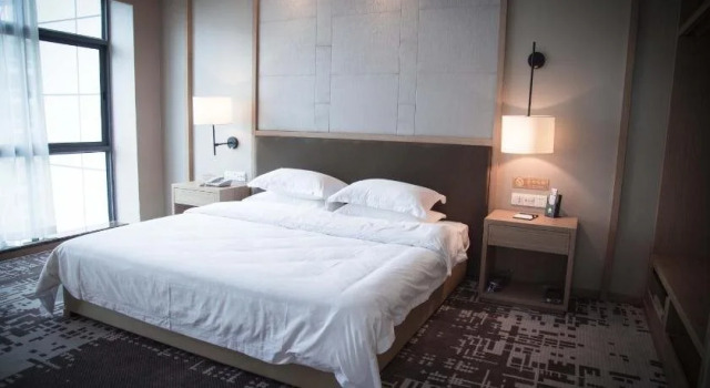 Lige Holiday Hotel