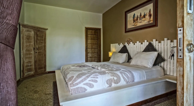 Tiki Lodge Selong Belanak, Boek Hotel Selong Belanak Lombok