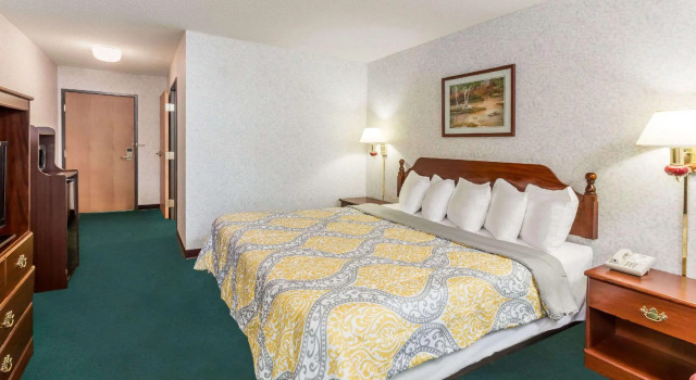 Двухместный номер Standard Days Inn by Wyndham Battlefield Rd/Hwy 65