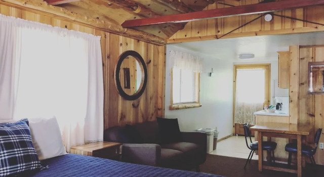 Oak Knoll Lodge, Забронировать Отель Биг-Бэр-Лейк San Bernardino Mountains, рядом с Big Bear Queen Lake Tours
