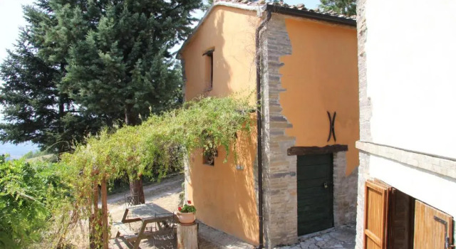 Ferienhaus mit Pool bis 20 Personen Casa vacanze con piscina fino a 20 persone, Rezervovat Hotel Urbino 