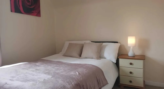 House-3br-garden-parking-near Inverness Castle, Забронировать Дом для отпуска Отели Инвернесс с парковкой, рядом с Природный заповедник Меркинч, Парковка