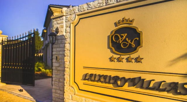 Luxury-Villas