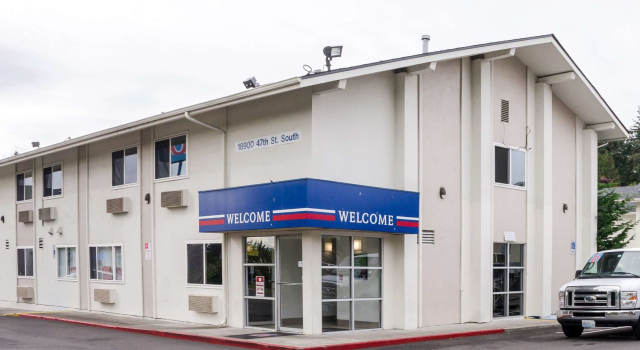 Motel 6 Seattle Sea - Tac Airport South, Book Motel Hoteller i SeaTac med pool, Swimmingpool
