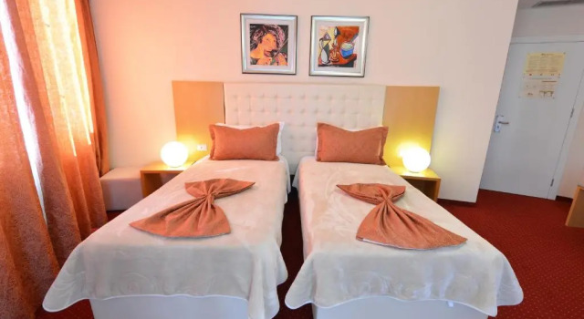 Номер Deluxe Jolly Hotel