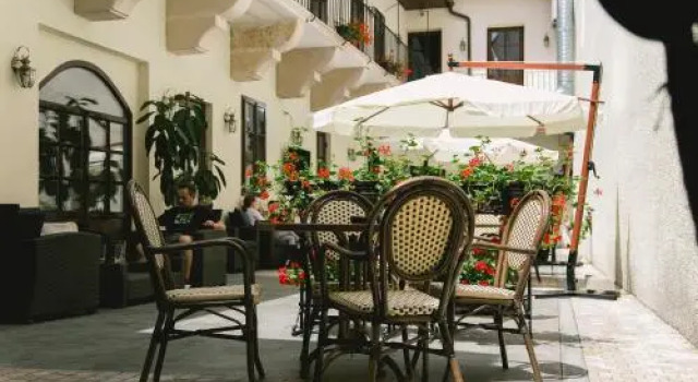Le Petit Paris, Varaa Hotelli Cluj-Napoca 