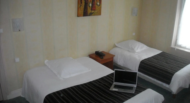 Трёхместный номер Standard Hotel de Rennes