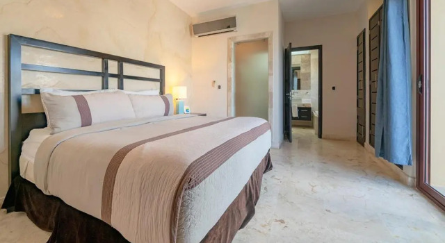 Condo Surf 407 - Beachfront Oceanview 1 Bedroom Condo Rental - at El Faro condos, Prenota Hotel Hotel a Quintana Roo con parcheggio, Parcheggio