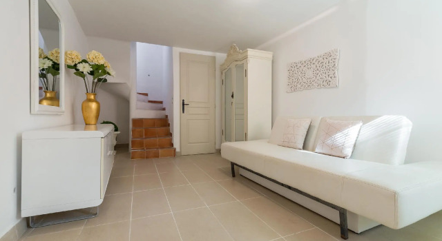 Forville Townhouse, Забронировать Отель Бизнес-отели Канн, рядом с Церковь Нотр-Дам-д'Эсперанс, 4* 5*