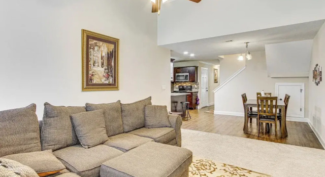 7 Mi to Dtwn Augusta: Townhome Near Shops & Eats!, Buchen Sie Ferienwohnung Grovetown 