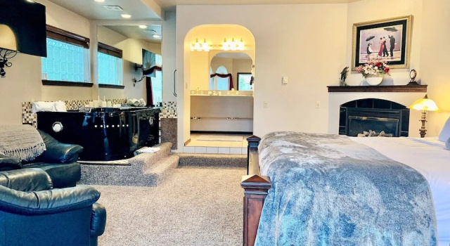 Двухместный люкс Breakers Boutique Inn