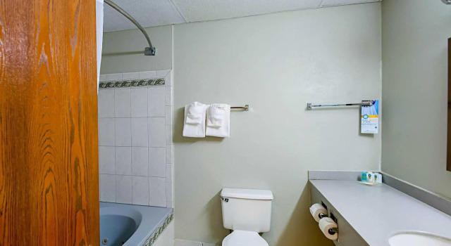 Номер Standard Quality Inn Salisbury North