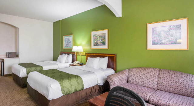Четырёхместный номер Standard Quality Inn & Suites Kearneysville - Martinsburg