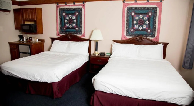 Lark Inn, Book Hotel Hoteller i Tomah med parkering, Parkering