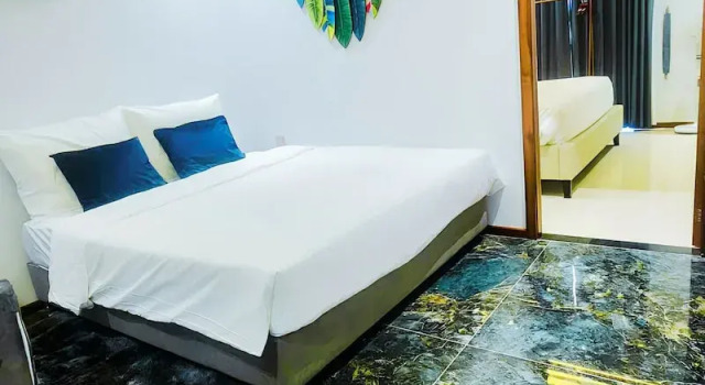 Четырёхместный семейный номер Standard с балконом Anna Hotel