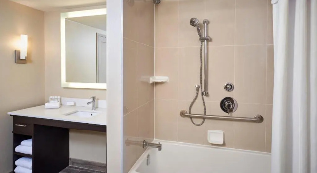 Одноместный люкс Homewood Suites By Hilton North Bay