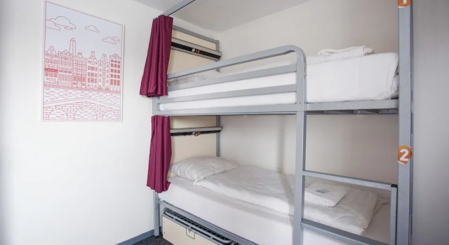 Кровать в общем номере (женский номер) St Christophers Inn Amsterdam - The Winston