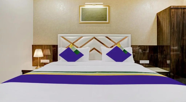 Двухместный номер Deluxe Treebo Premium Golden Bliss Trimurti Nagar Square