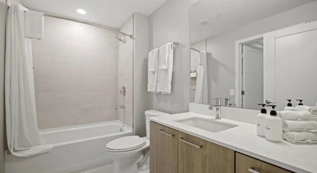 Люкс Premium c 1 комнатой с балконом WhyHotel by Placemakr Alexandria